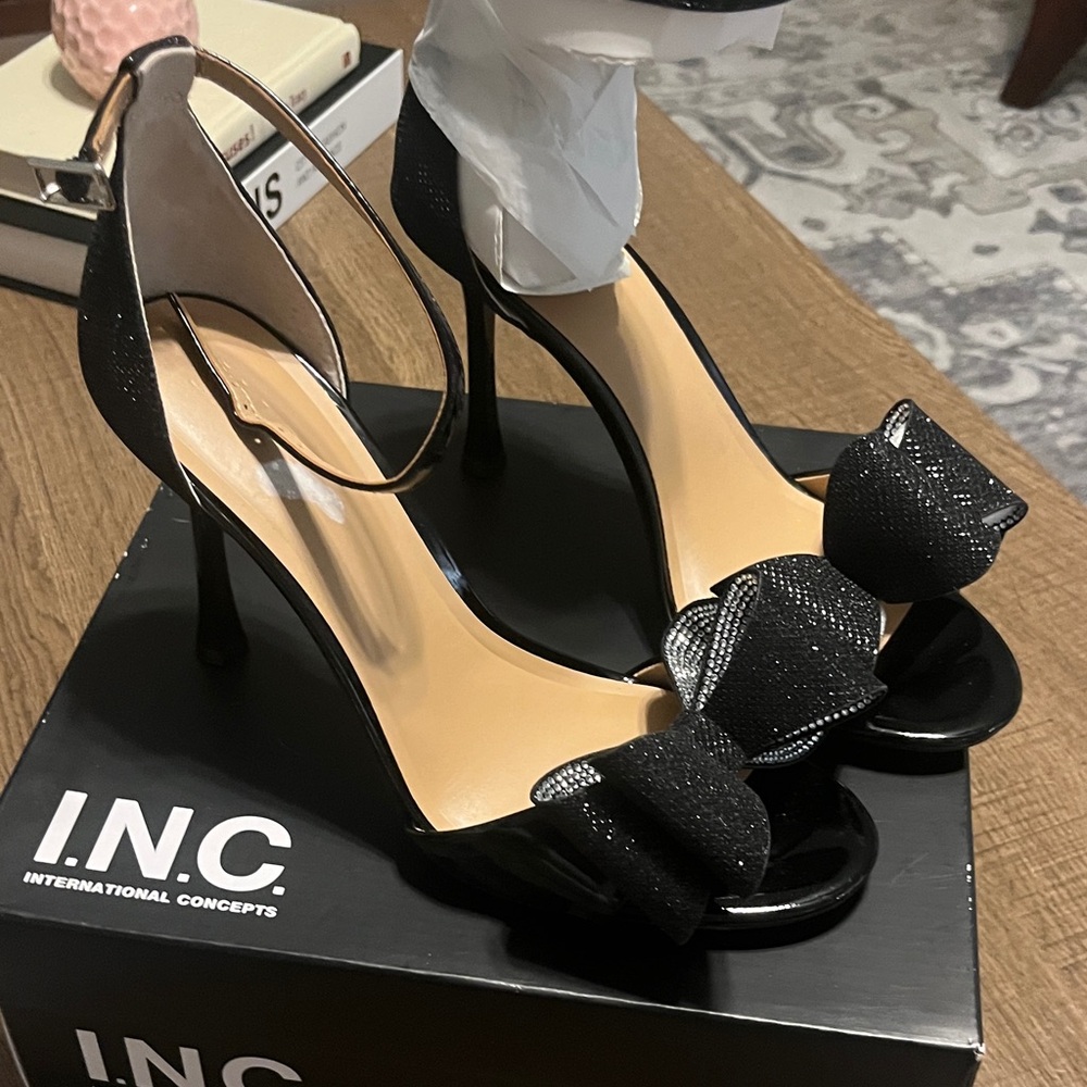 INC International Concepts Black Heels with Bow Accent